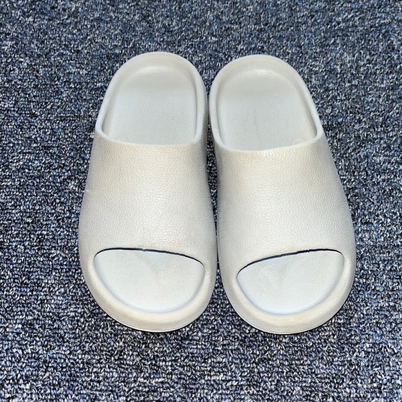 Toddler slides - Picture 1 of 4